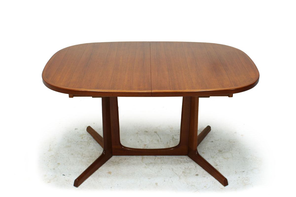 Danish Designer Mid Century Modern Extendable Teak Dining Table Designed by Gudme Mobelfabrik Niels Moller