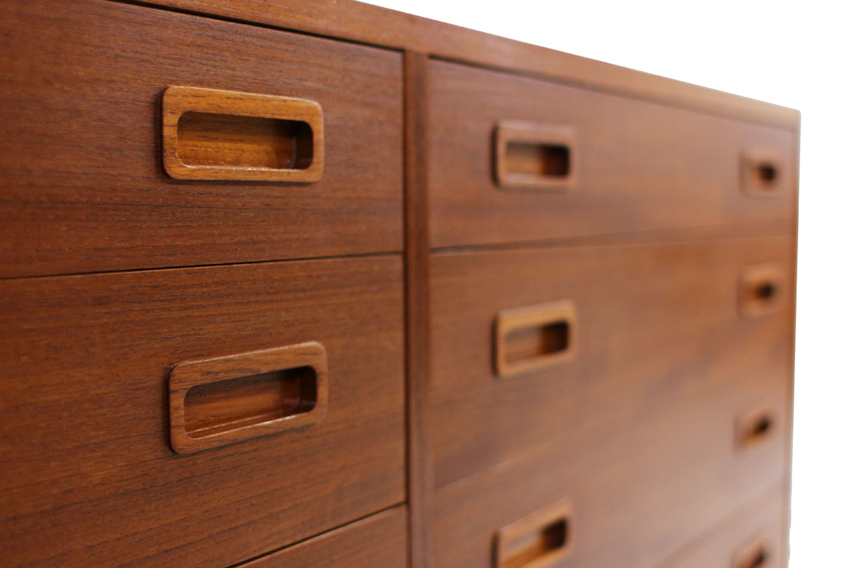 Danish MCM Teak wood 8 Drawer Dresser by Designer Poul Hundevad with tapered legs