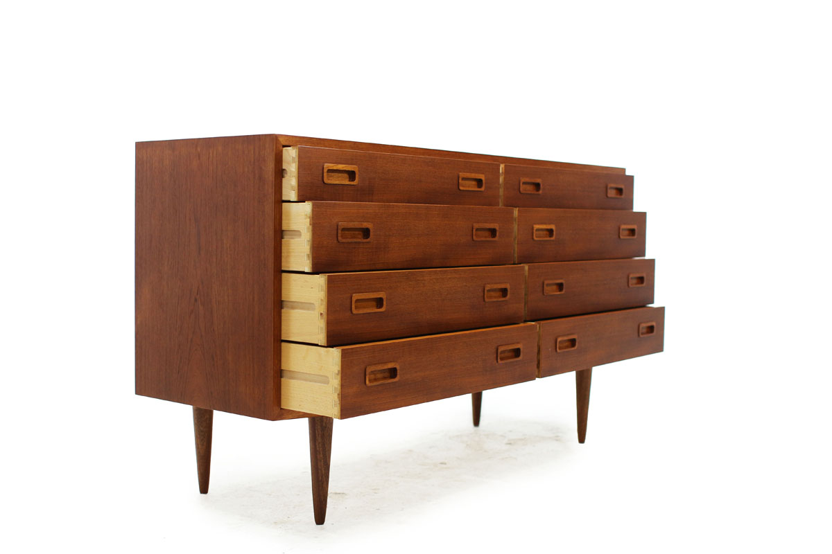 http://www.furniture1950.com/teak-8-drawer-dresser-by-poul-hundevad-item-0339