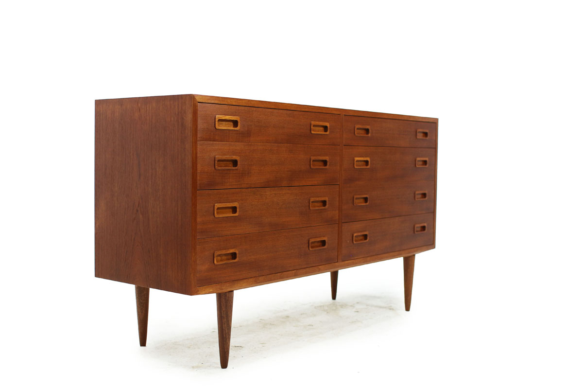 Danish MCM Teak wood 8 Drawer Dresser by Designer Poul Hundevad with tapered legs