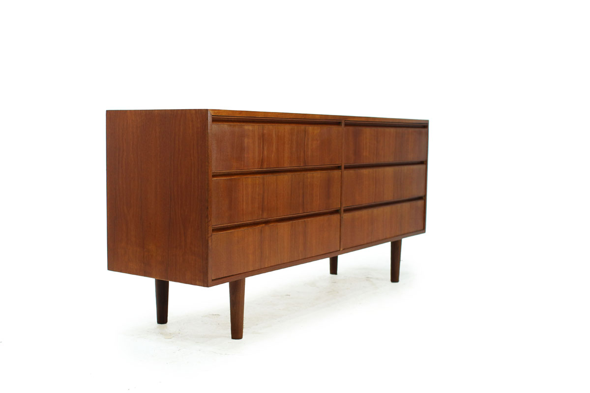 MCM Scandinavian Teak wood Six Drawer short Dresser with pull handles