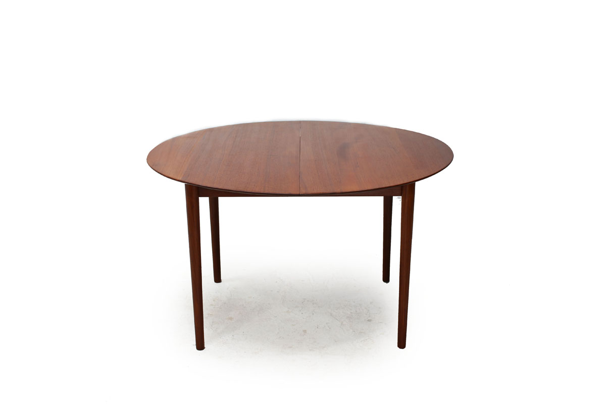 Round / Oval Extendable Teak wood Dining Table Designed by Borge Morgensen Denmark Designer