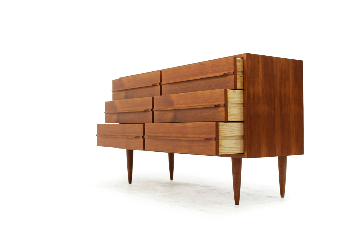 Used Scandinavian Vintage Teak wood Mid Century Modern 6 Drawer Dresser with tapered legs