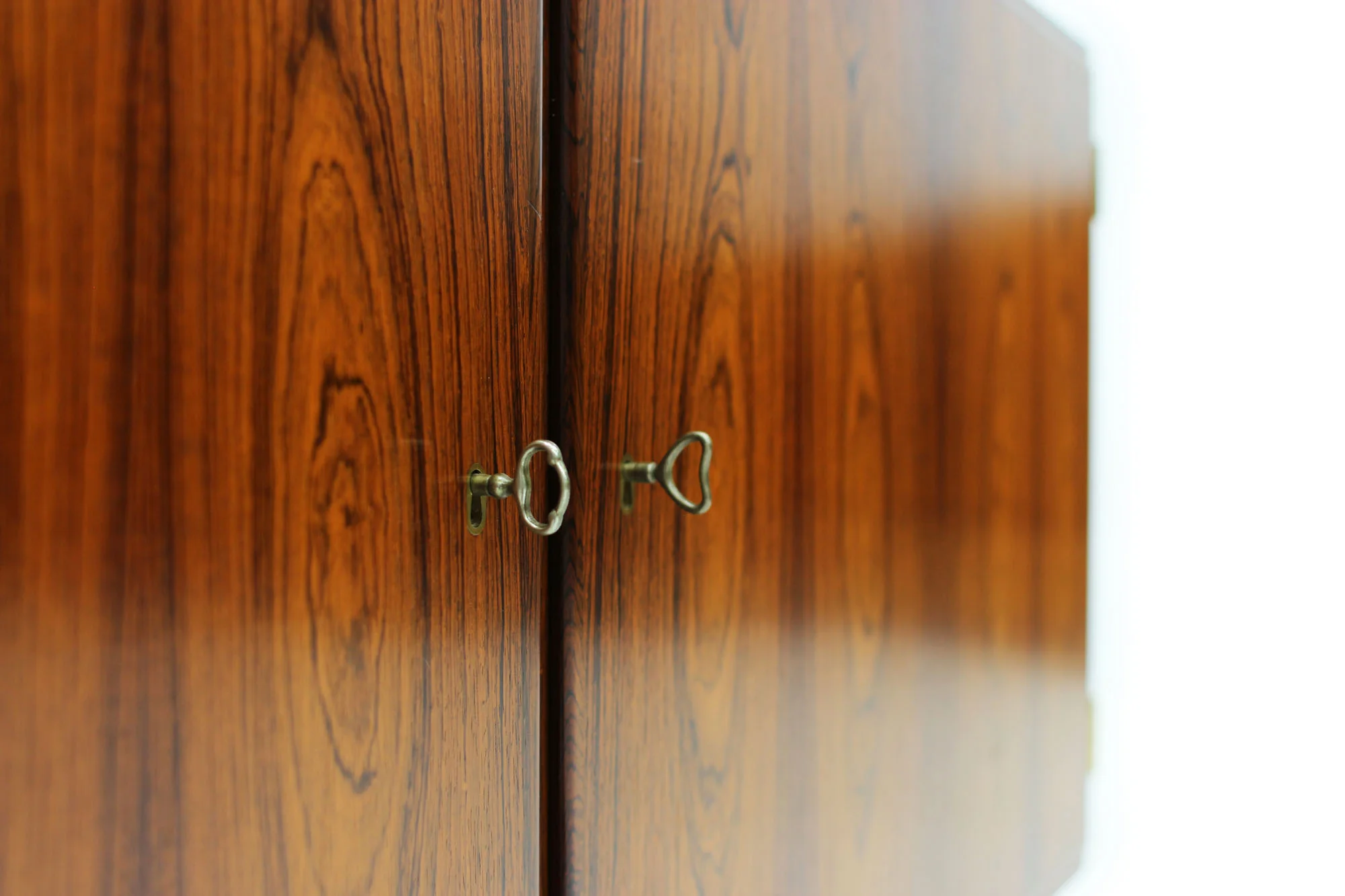 Danish Poul Hundevad cabinet with pull out drawer original keys in Rosewood (4).jpg