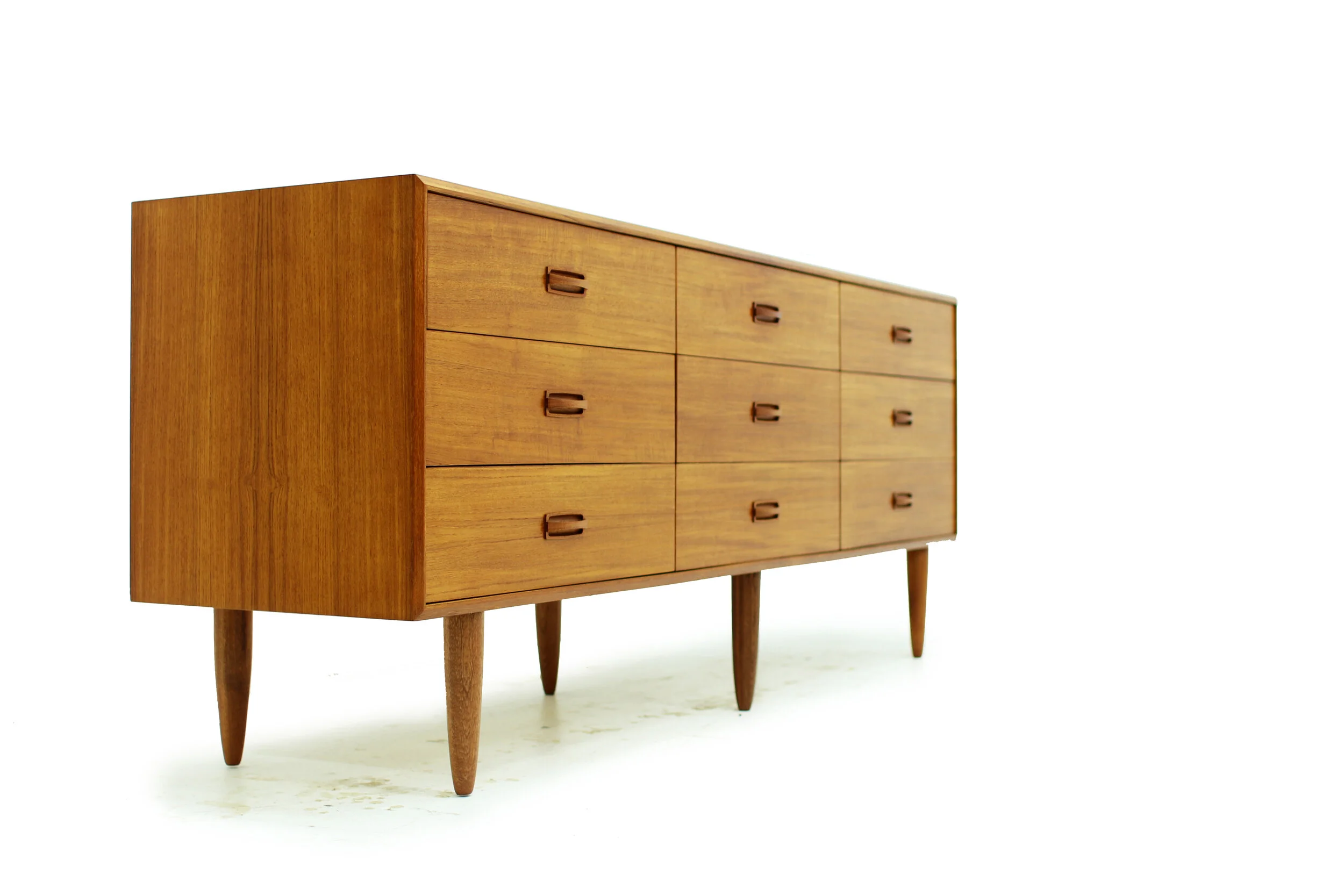 Mid Century Modern Teak 9 Drawer Dresser (4).jpg