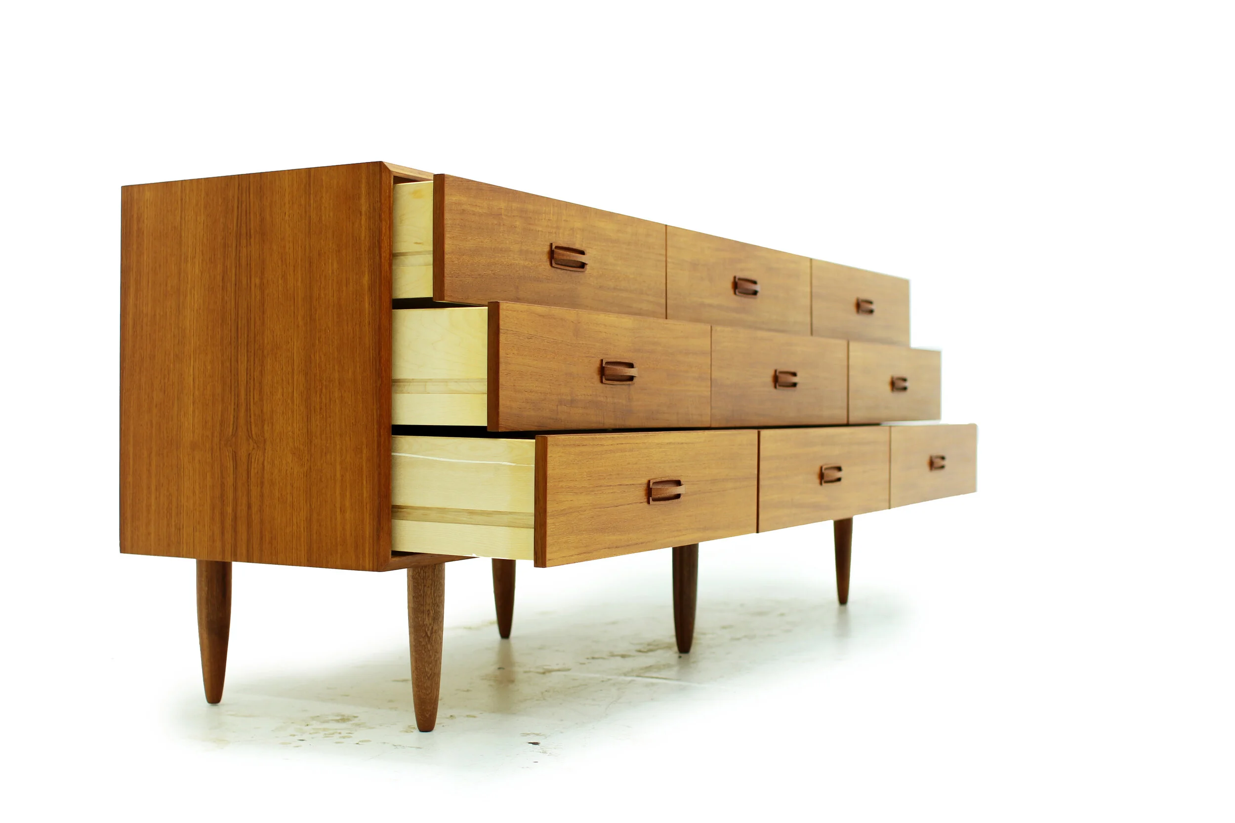 Mid Century Modern Teak 9 Drawer Dresser (3).jpg