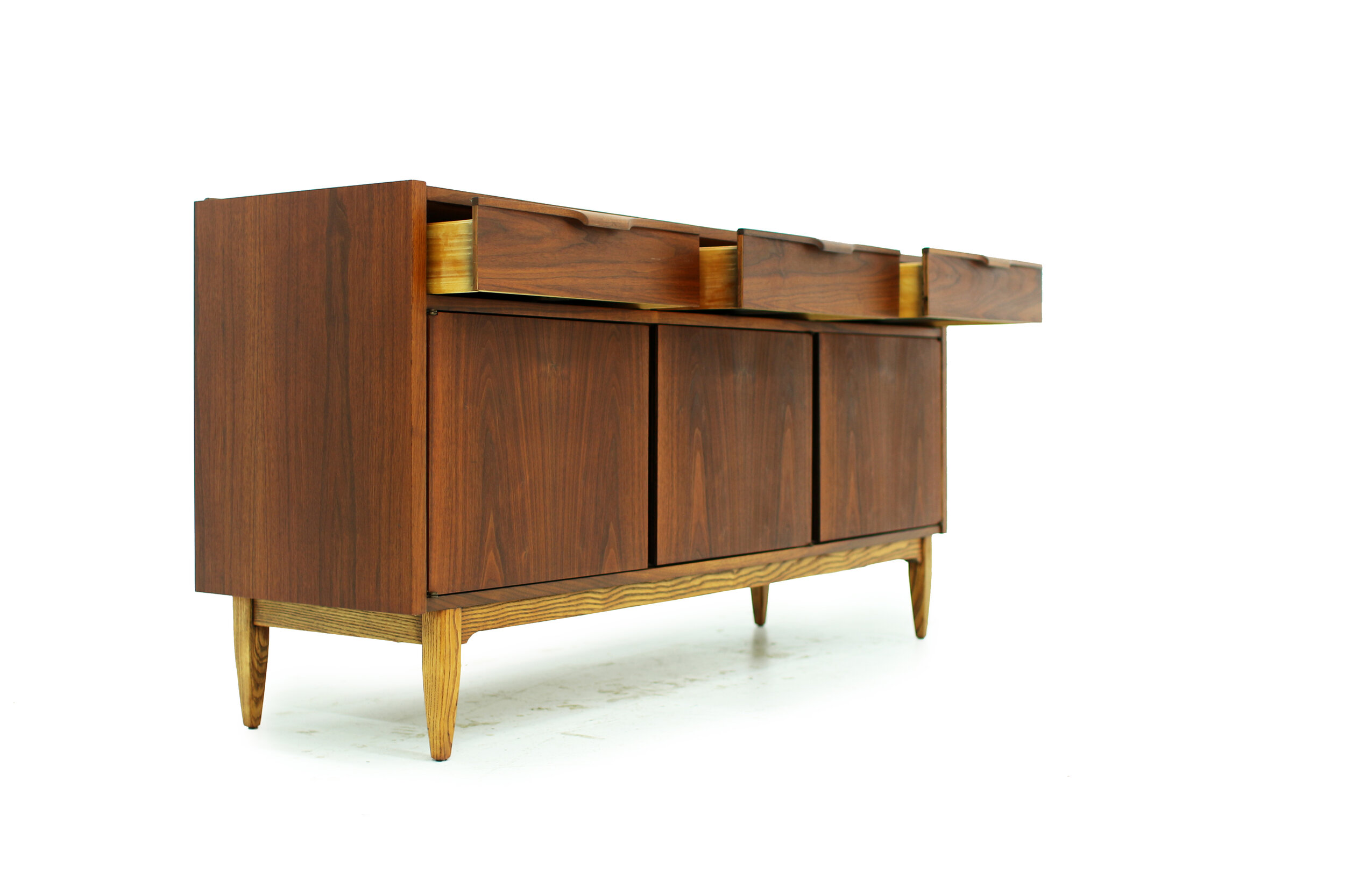 Mid Century Walnut Sideboard (4).jpg