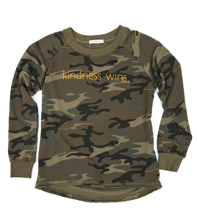 WORLD KINDNESS DAY + CAMO FRENCH TERRY GIVEAWAY❤️💫.
Enter below with 4 easy steps: 
1. Follow @lingowareswell &amp; like this post.
2. Tag someone who&rsquo;s super kind &amp; make sure they follow us too 
3. Tell us the most kindhearted thing you s