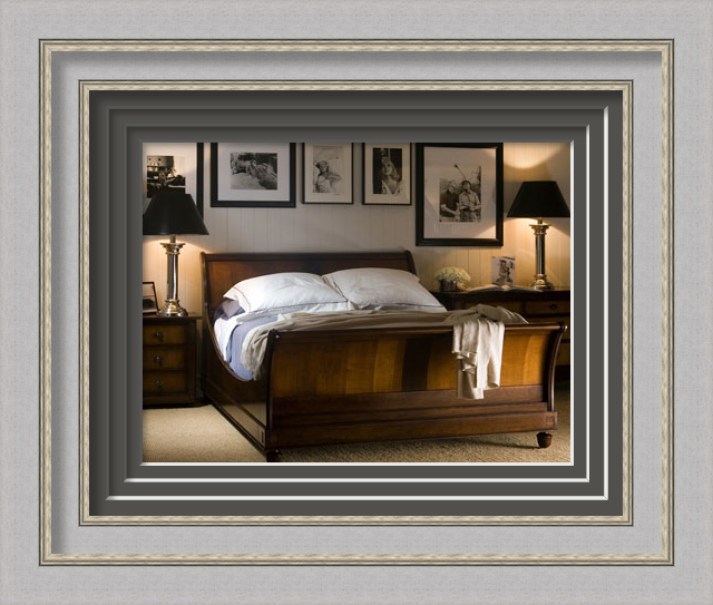 shabby framed wooden sleigh bed.png