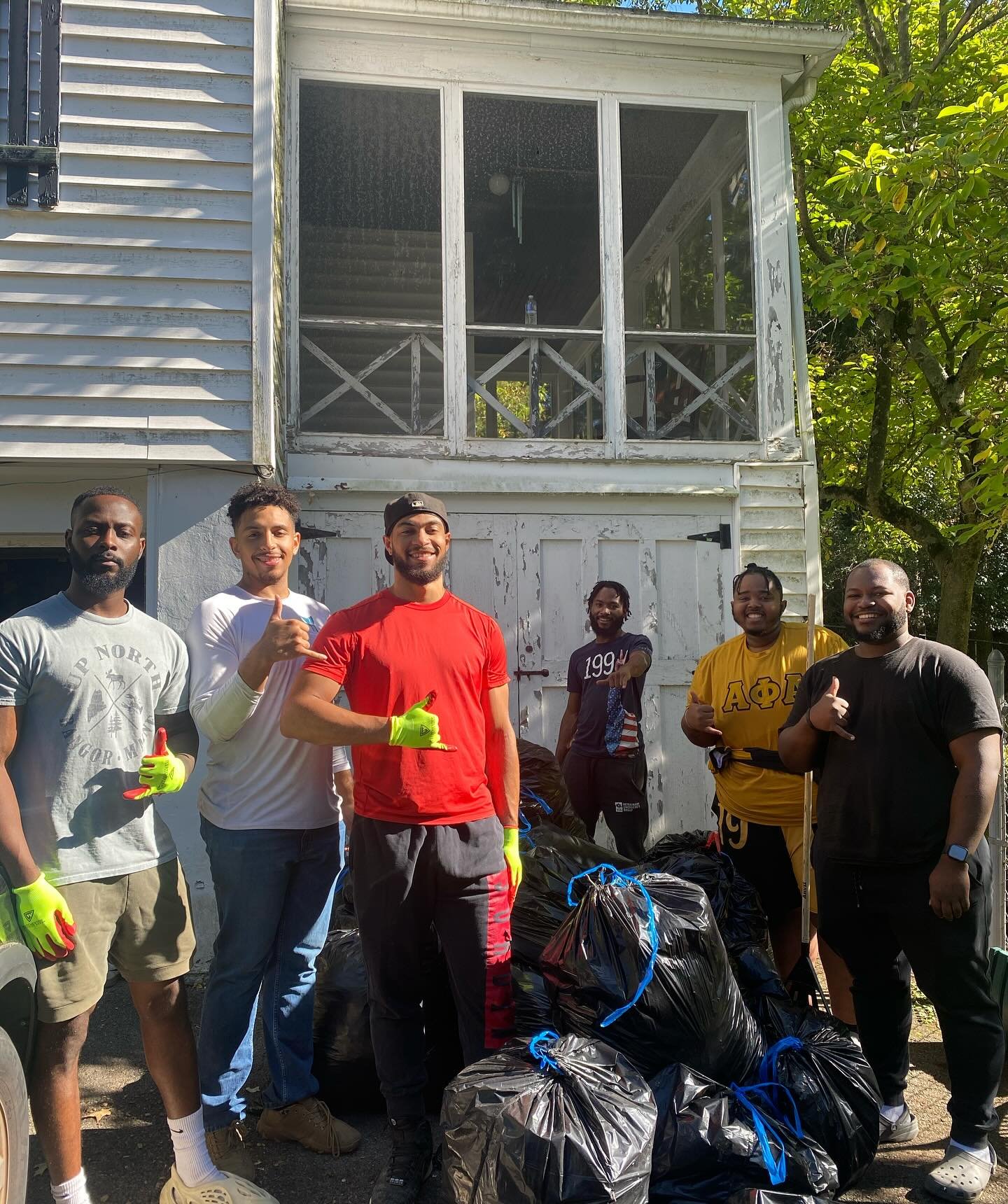 Who doesn&rsquo;t love Fall cleaning? This past Saturday, Brothers of both the @ithacaalphas and @alphachapter06 joined together for a day of service in honor of Alpha&rsquo;s &lsquo;Brother&rsquo;s Keeper,&rsquo; initiative. More than 25 bags of lea