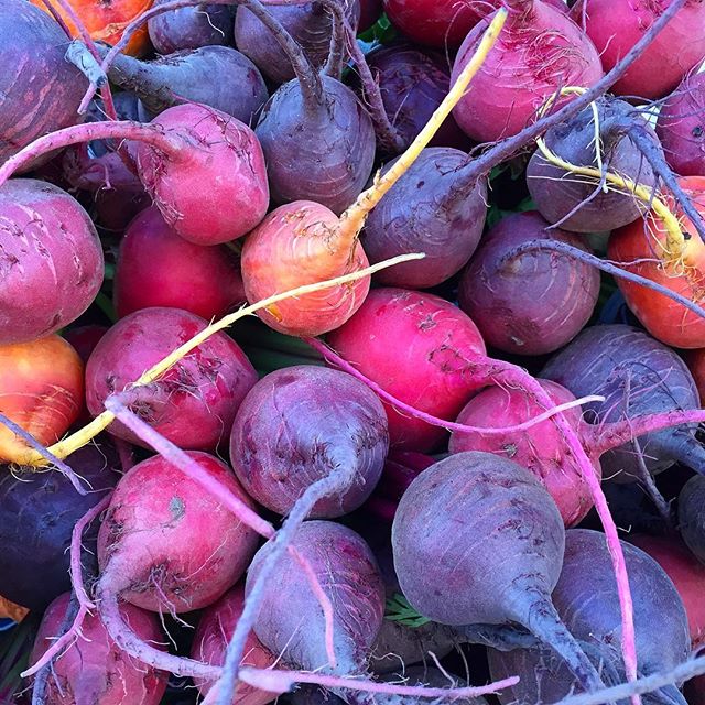 This morning's walk in the farmers market Santa Fe, #nm. Legit #beets and some great products coming to #altabajamarket soon! 💗👍😍