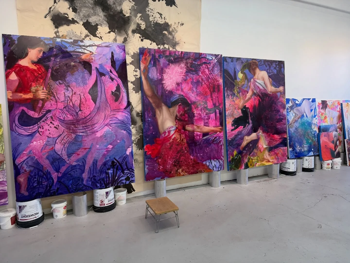 Yesterday while in #Bethlehem, PA for what was a well-attended, lively and very special event hosted and organized by the magnificent #StacieBrennan at @luagalleries, I had the great pleasure of visiting @angelafraleigh&rsquo;s studio where we had a 