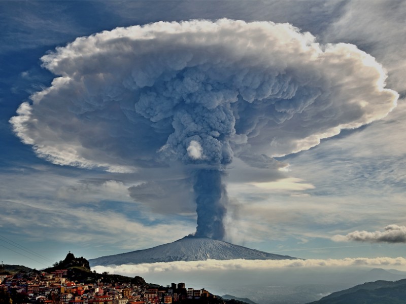 Can we predict how volcanic ash disperses after an eruption?