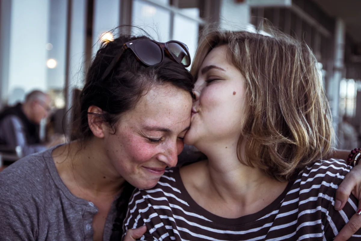 avery friend kisses avery.jpg