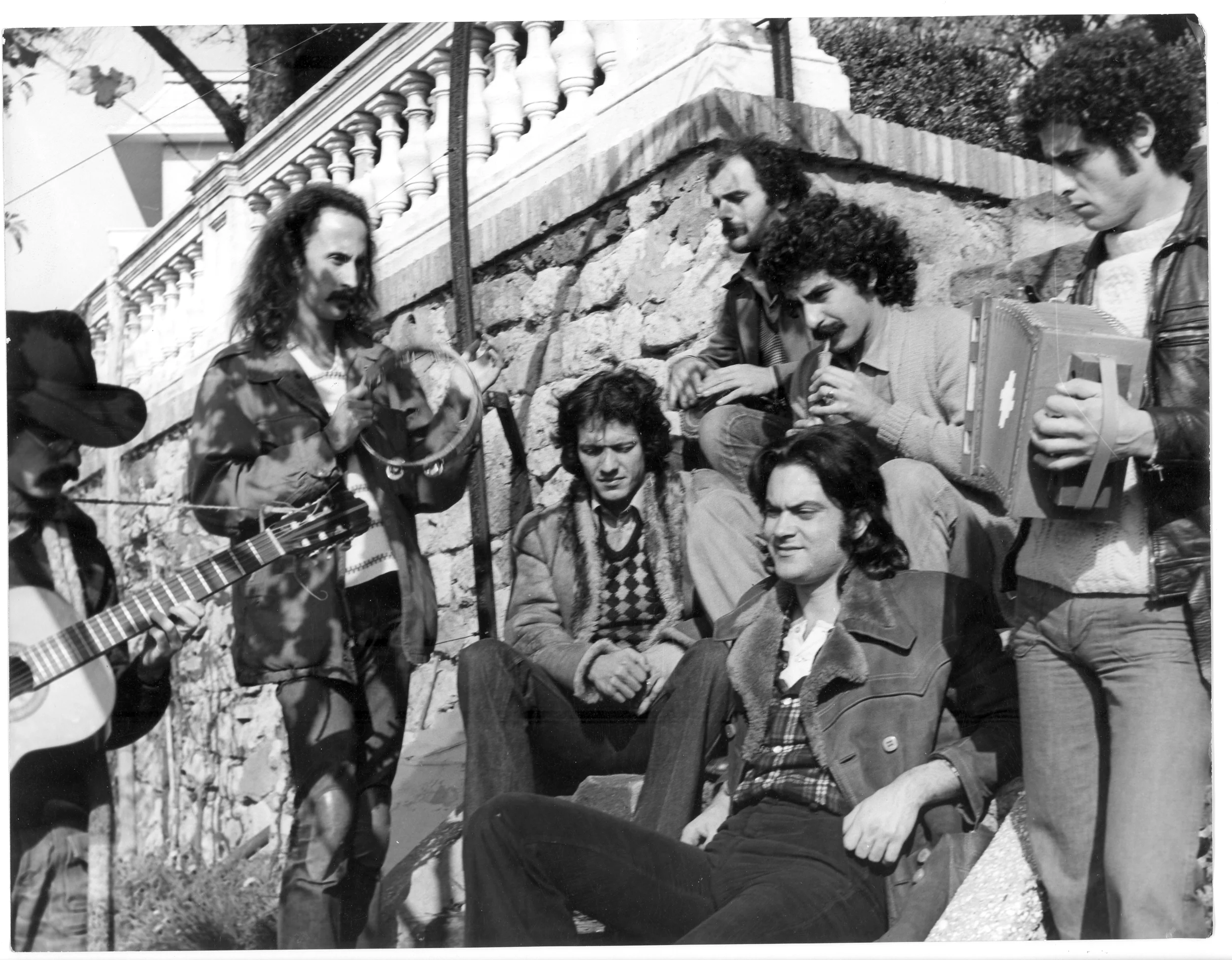 Gruppo a casa Nebbiosi.jpg