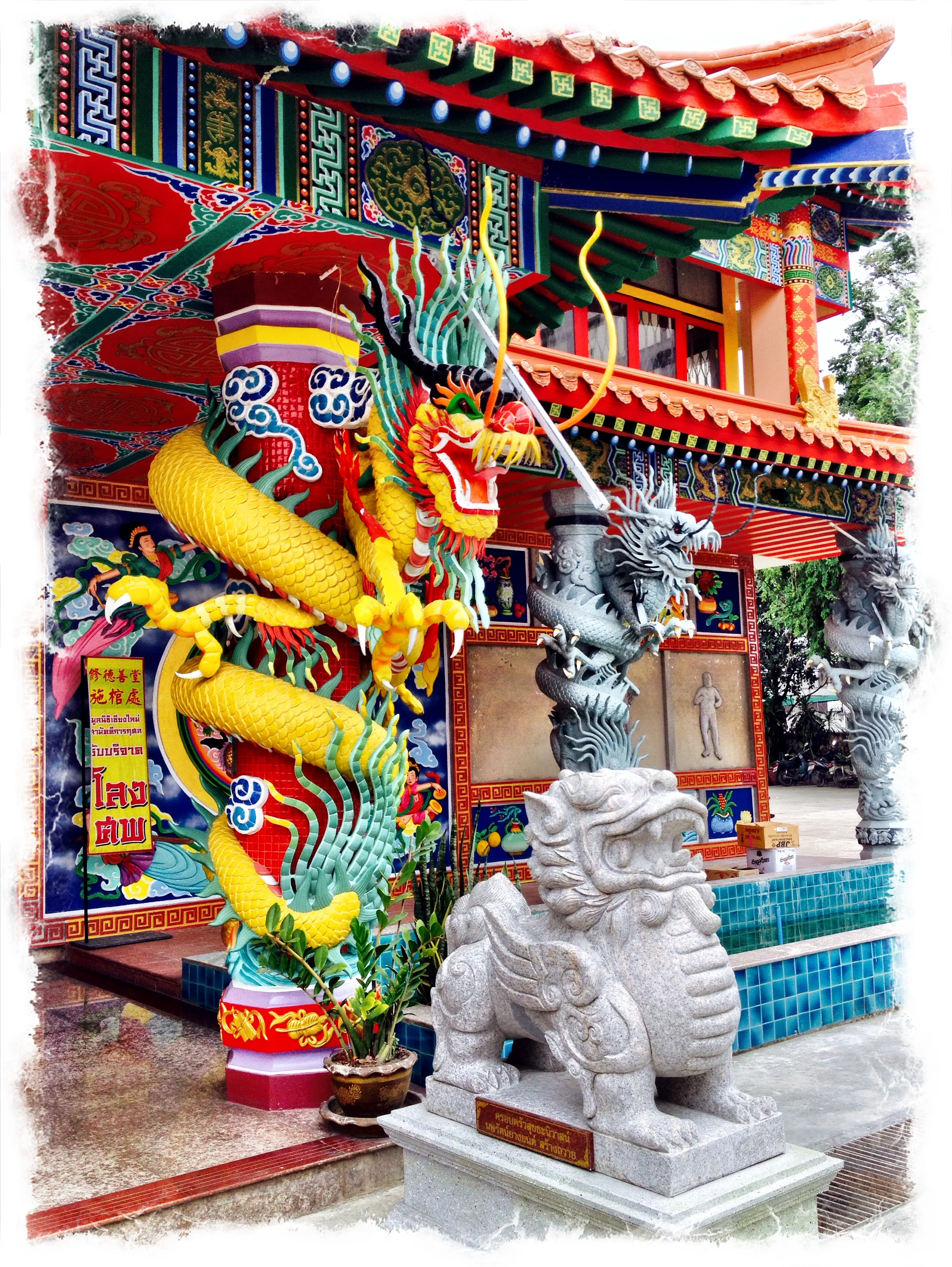 CHINESE TEMPLE IN CHAINGMAI THAILAND 