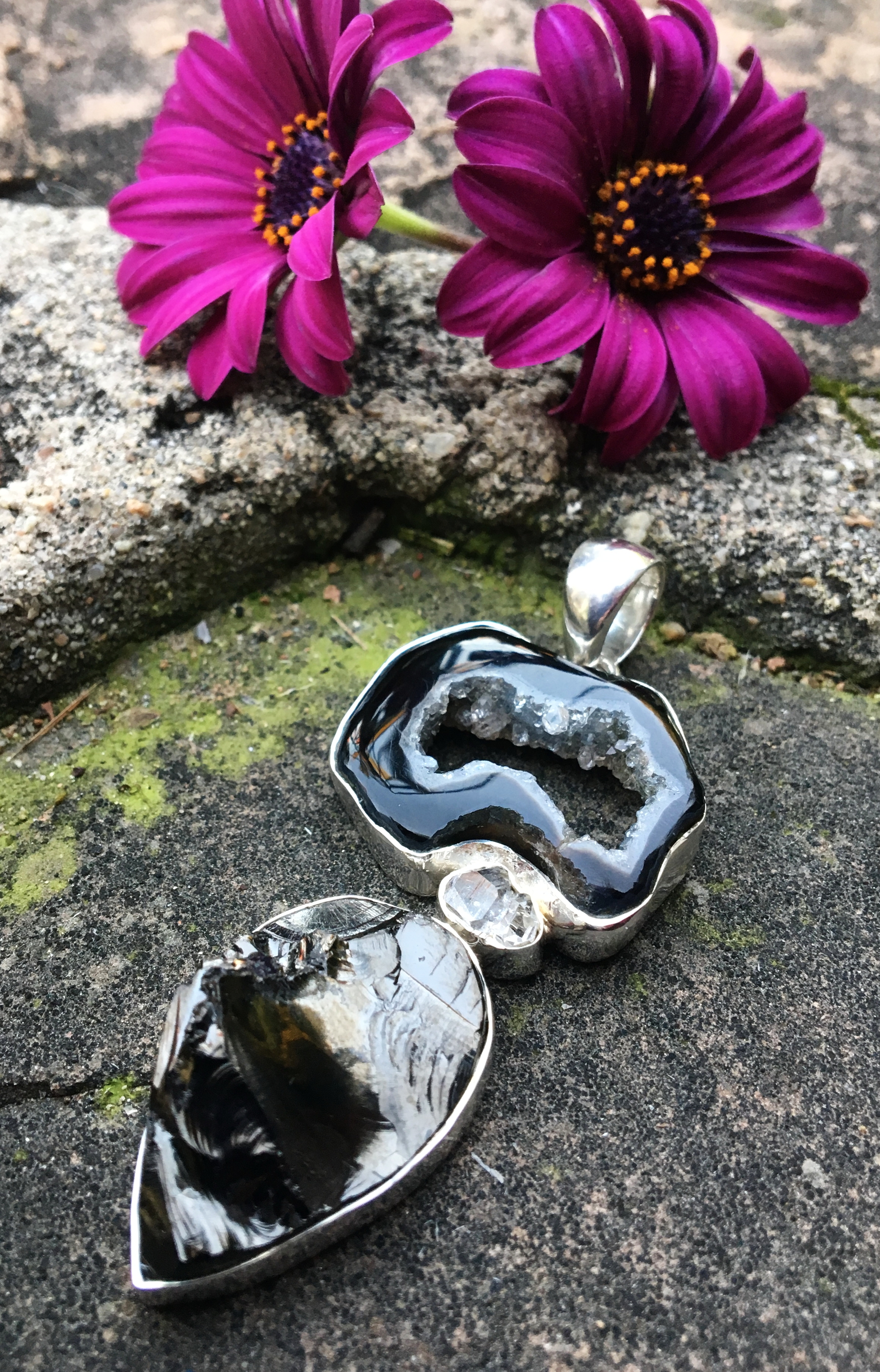 shungite, quartz, pendant