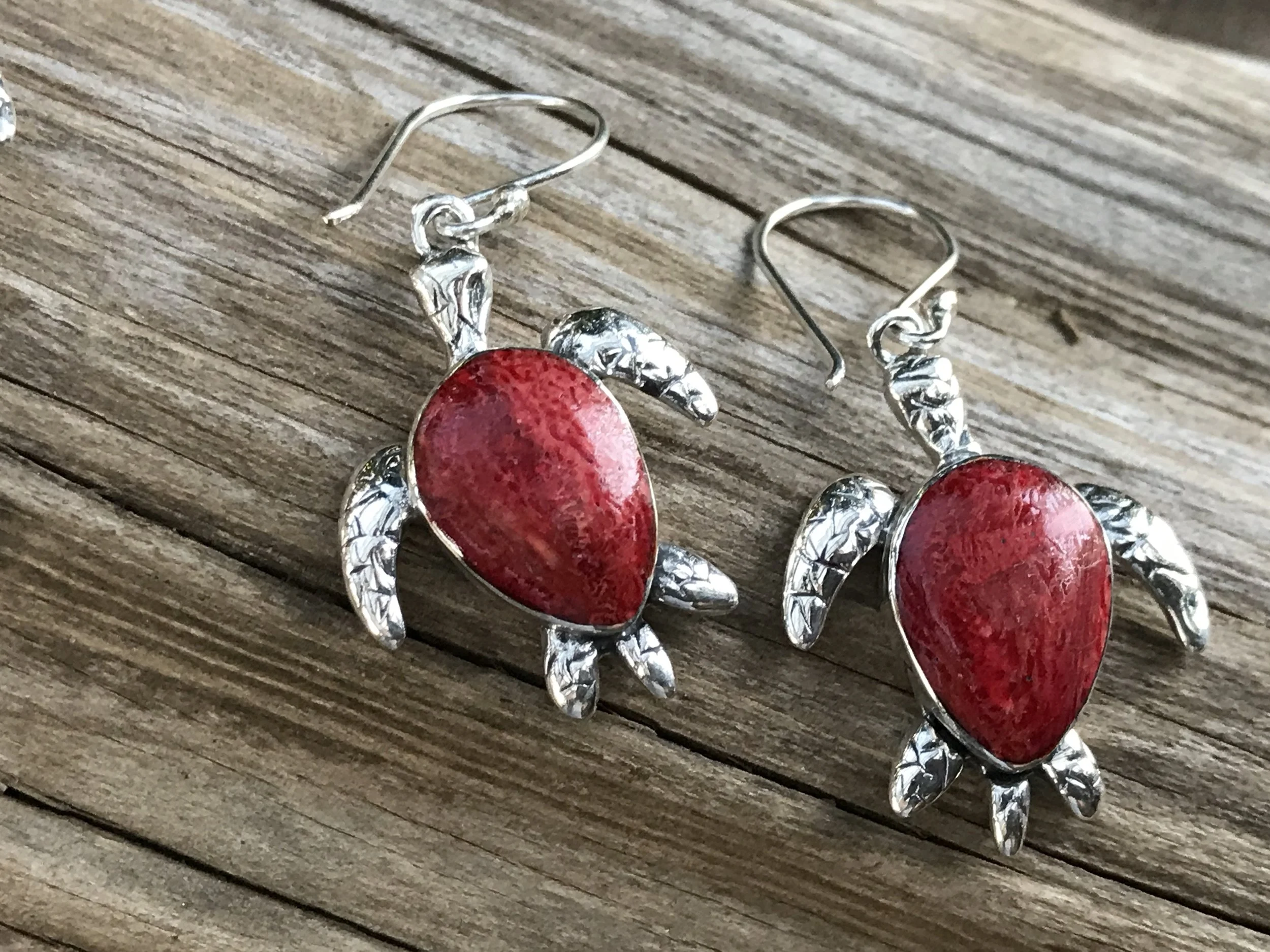 CORAL AND STERLING SILVER SEA TURTLE PENDANT AND EARRINGS