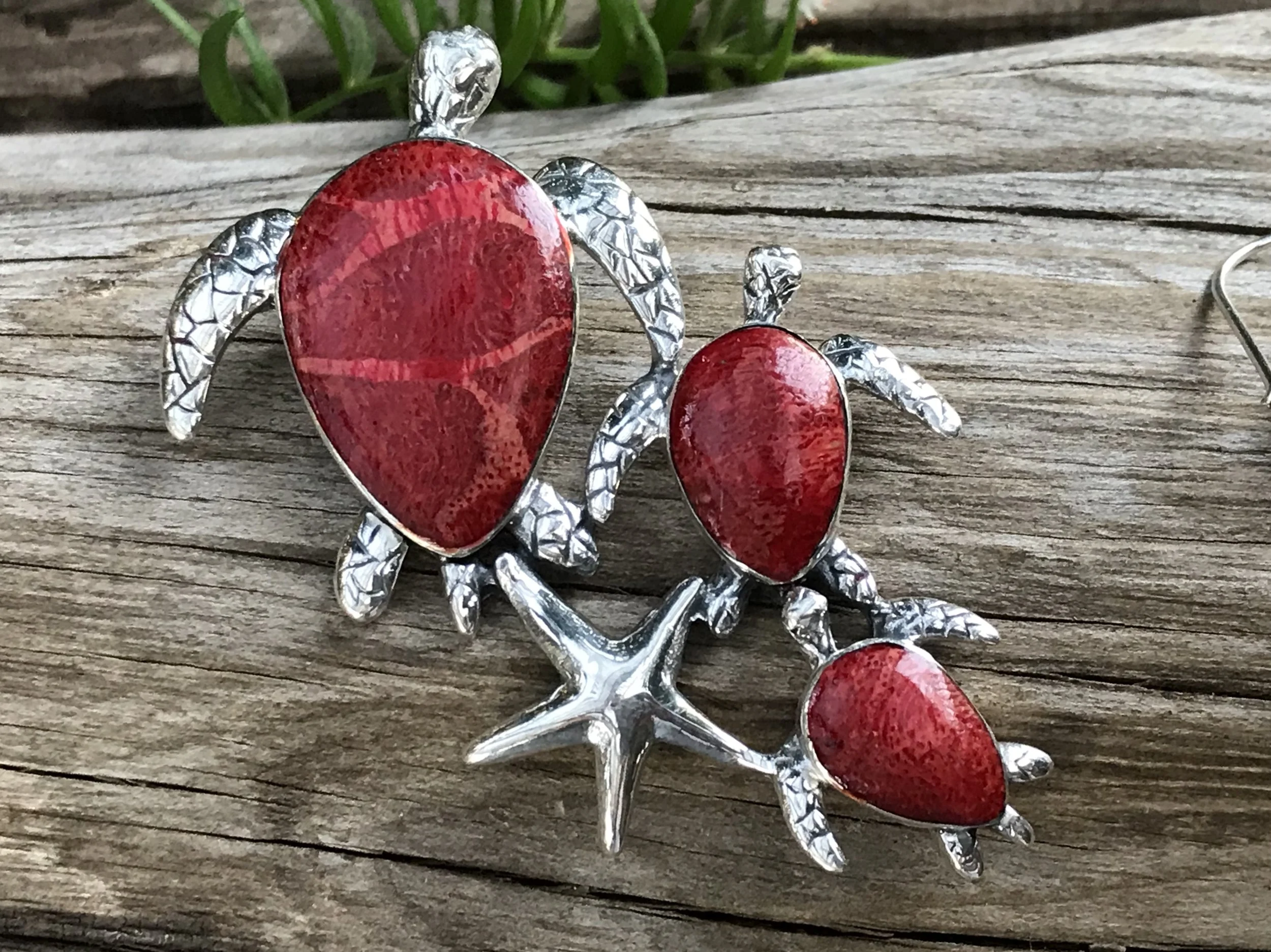 CORAL AND STERLING SILVER SEA TURTLE PENDANT AND EARRINGS