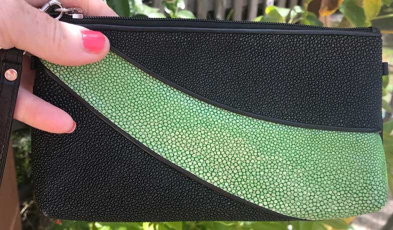 GREEN SANDED STINGRAY CLUTCH / CROSSBODY