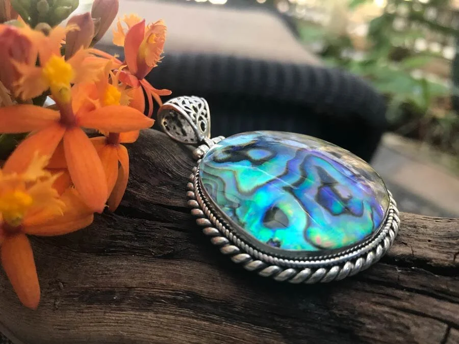 abalone pendant set in sterling silver 