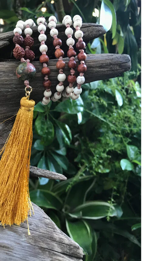 HOWLITE MALA 108 BEADS - GOLD