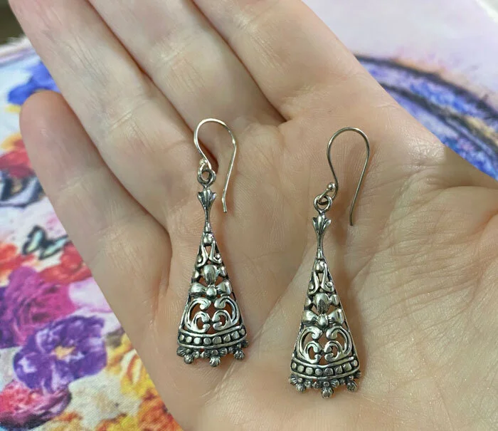 STERLING SILVER BALINESE DESIGN EARRINGS