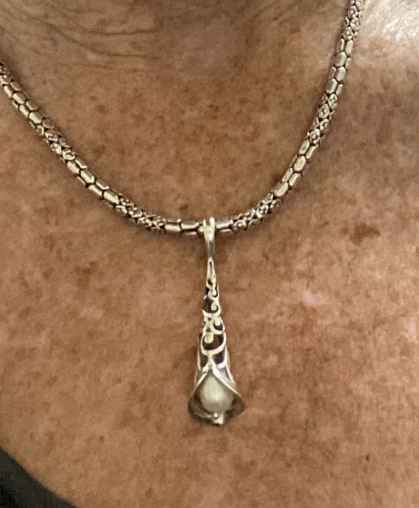 Dainty pearl and sterling silver pendant from Bali