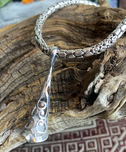 Dainty pearl and sterling silver pendant from Bali