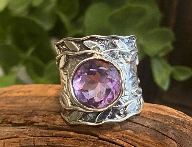 Amethyst ring set in Sterling Silver, Organic style