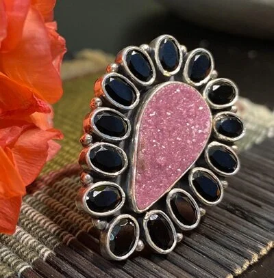 colbalt calcite ring, colbalto calcite druzy, black spinel