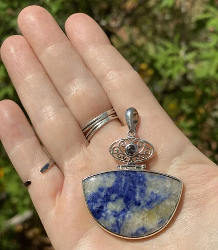 SODALITE PENDANT STERLING SILVER