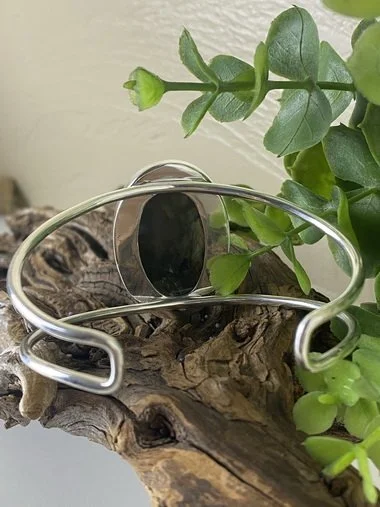 labradorite gemstone cut in flower design, bracelet set in sterling silver