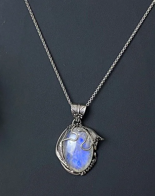 Moonstone Healing Properties, Crown Chakra Jewelry, Third Eye Chakra Pendant, Moonstone for Emotional Healing.