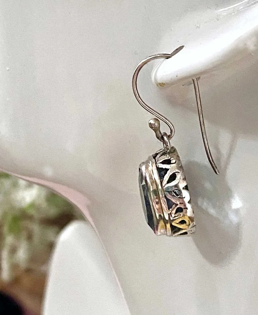 Elegant Accessories  Sparkling Jewelry  Blue Gemstones  Fine Craftsmanship  Unique Jewelry