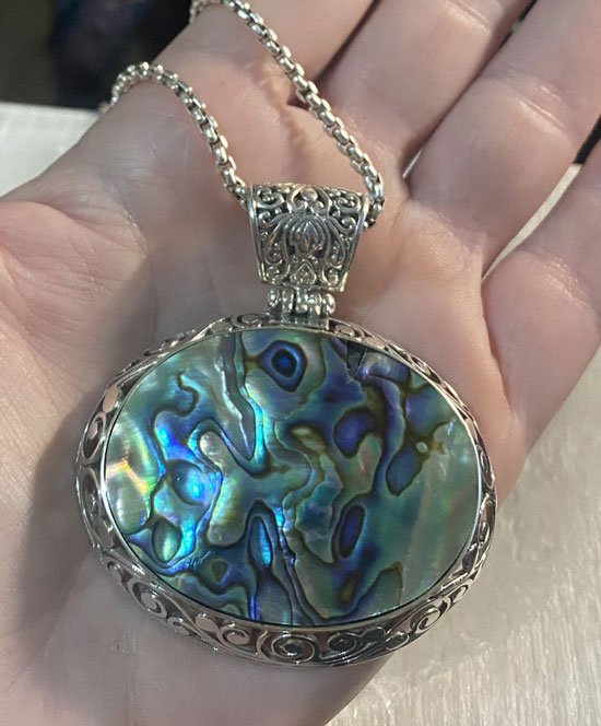 healing properties, spiritual jewelry, emotional balance, protection, heart chakra, calming energy, unique jewelry, boho style, organic design, natural beauty, statement piece, jewelry with meaning,