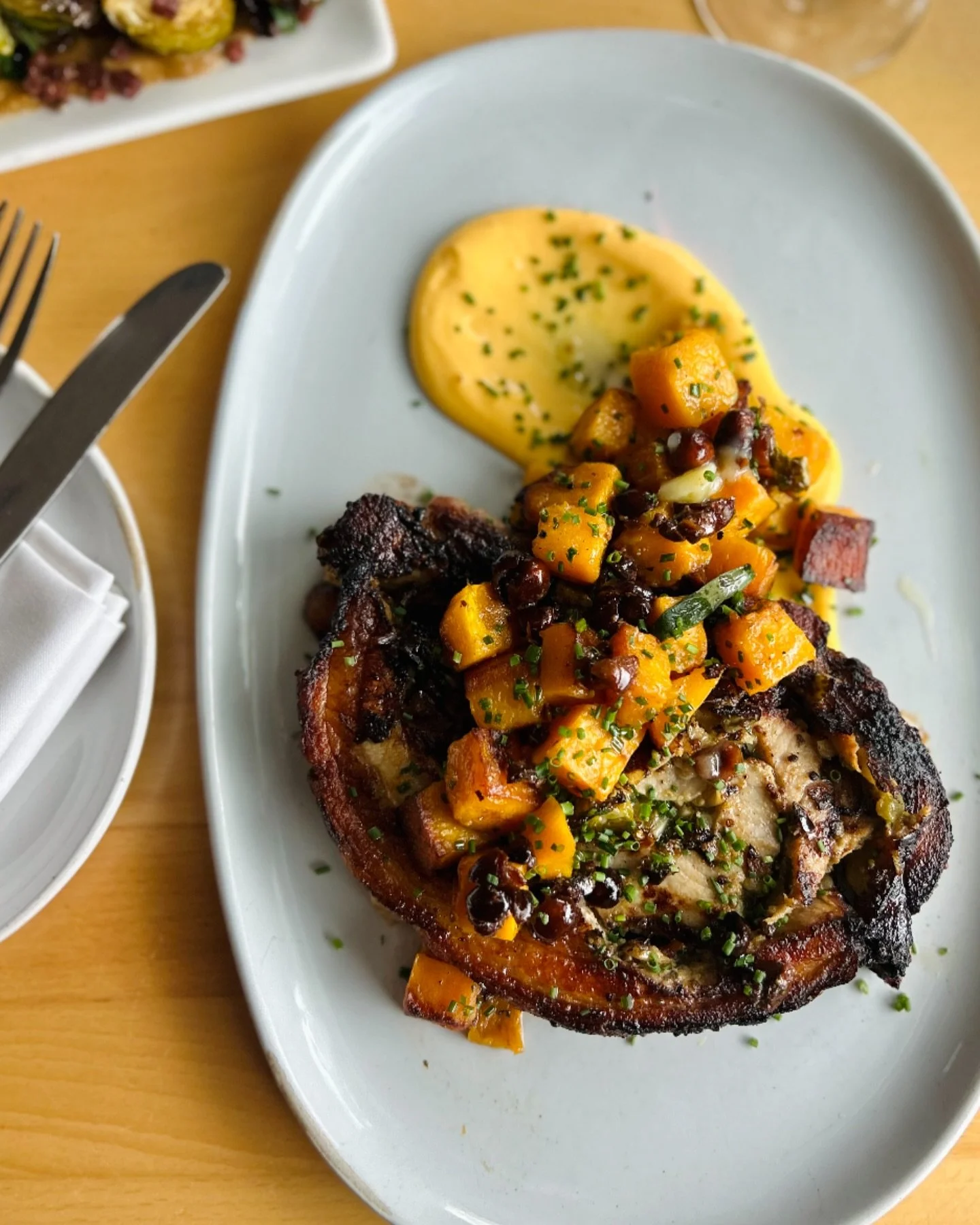 Fall is here, and so are some cozy new flavors! 🍂✨ Like this mouth-watering Porchetta with sweet butternut squash and crunchy hazelnuts 🤤

#raccoltoseattle // #generalharvestseattle