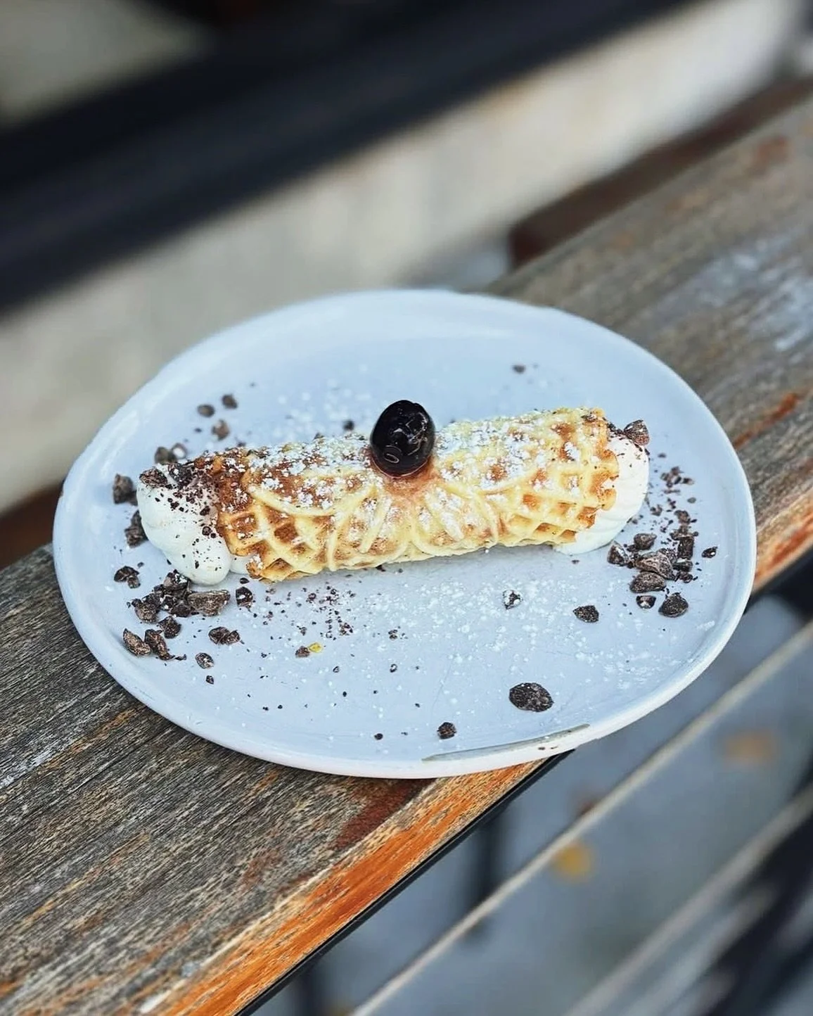 A beautiful pizzelle cannoli for our tasting menu by chef @liamkbyres 💫

#tastingmenu #seattleeats #westseattle #seattlefoodie