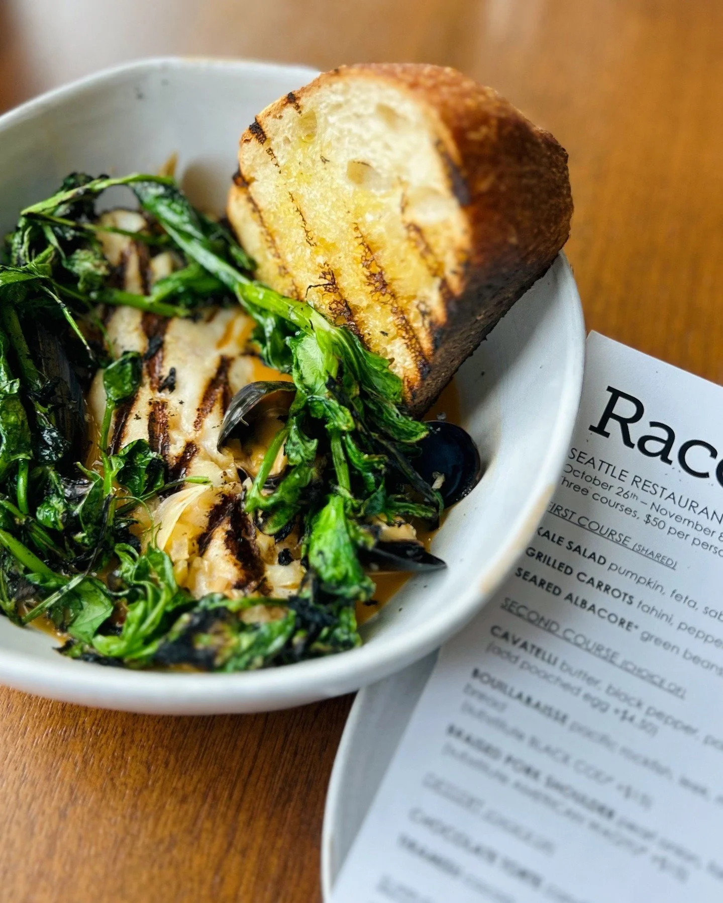 The Raccolto Bouillabaisse ✨ Pacific rockfish, mussels, and grilled bread in a deeply rich, flavorful coastal broth. Featured as one of our second course options for @seattlerestaurantweek.
Reserve your table at our link-in-bio. 🔗
#seattlerestaura