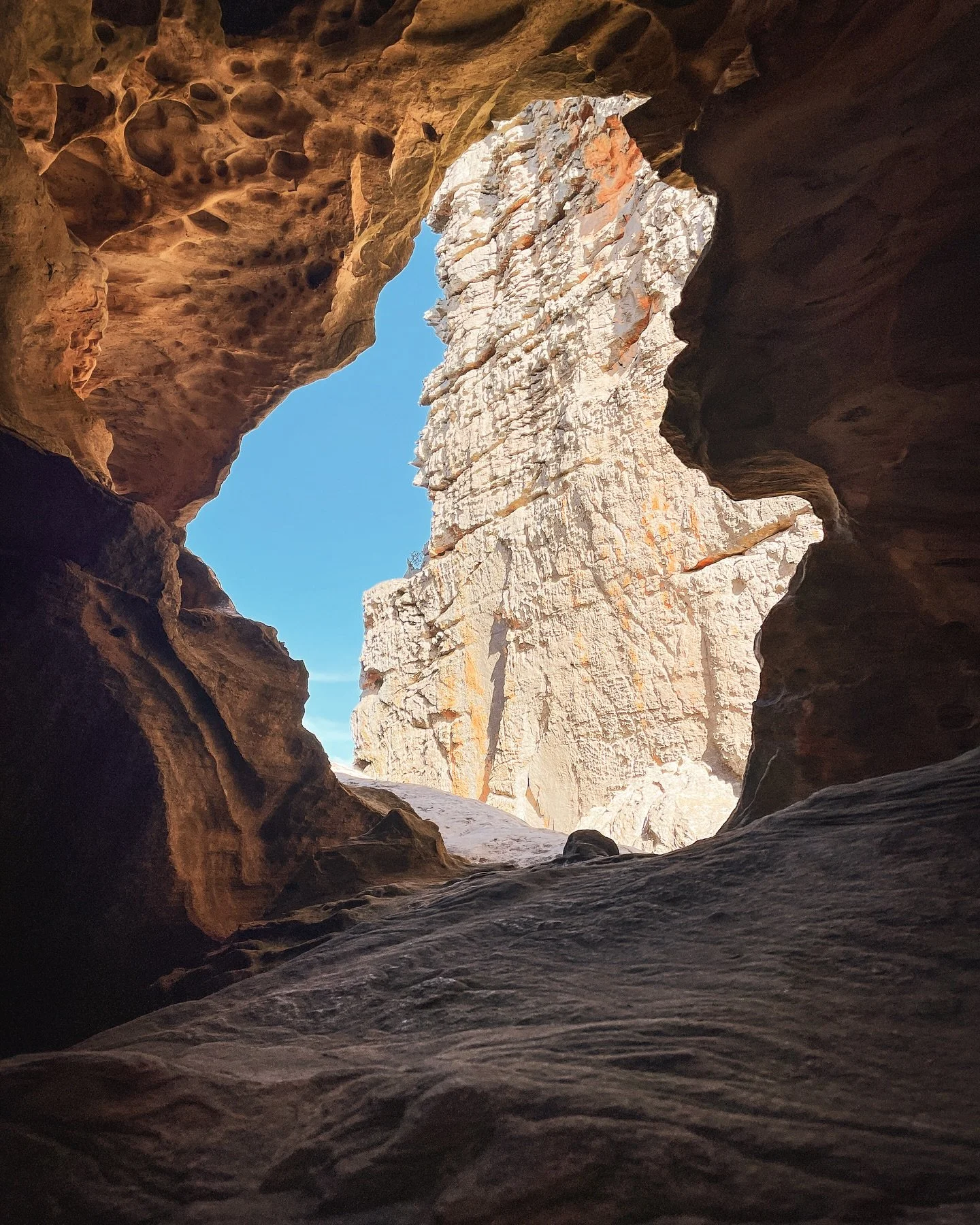 Cave of wanderers.

#adventure #hiking #mountians #wandering #roadslesstravelled #parksco #campfire #camping #weekendwarrior #sea #ocean #seatosummit #enjoytherideleavenothingbehind #hike #nature #eco #organic #gday #gdaymate #vanlife #hikingbabes #s