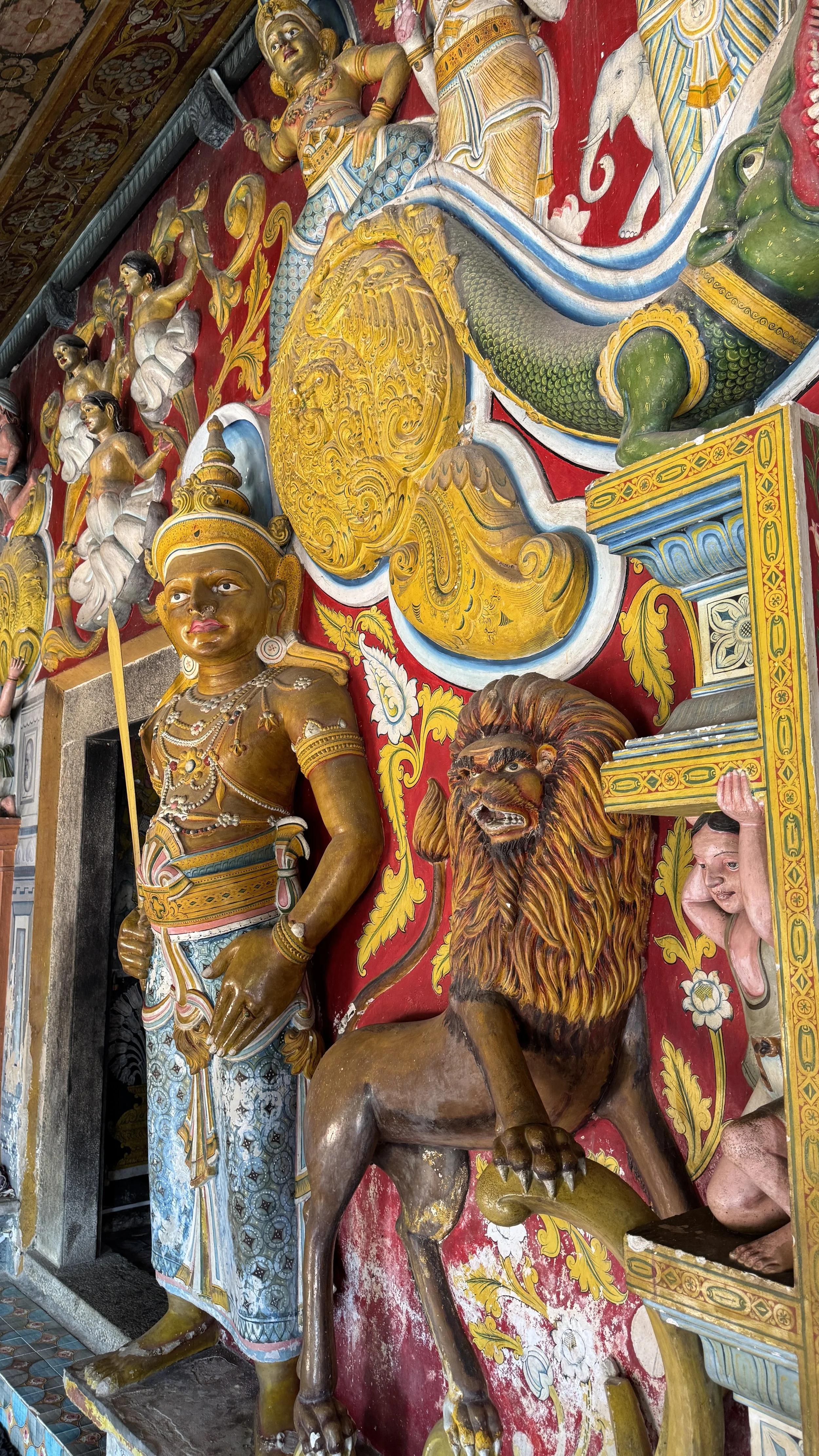 Sri Lanka Temple9188.jpg