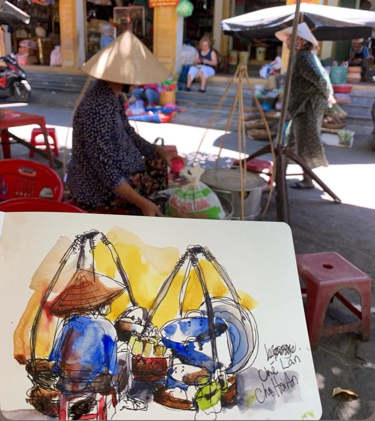 Lan&rsquo;s Che is the best. Served hot in winter, cold in summer. Roaming, yet also found in the local market. Conveniently next to the Mi Quang vendor, so a two course meal and a sketch on tiny plastic red stools is a go! (But only if you skip your