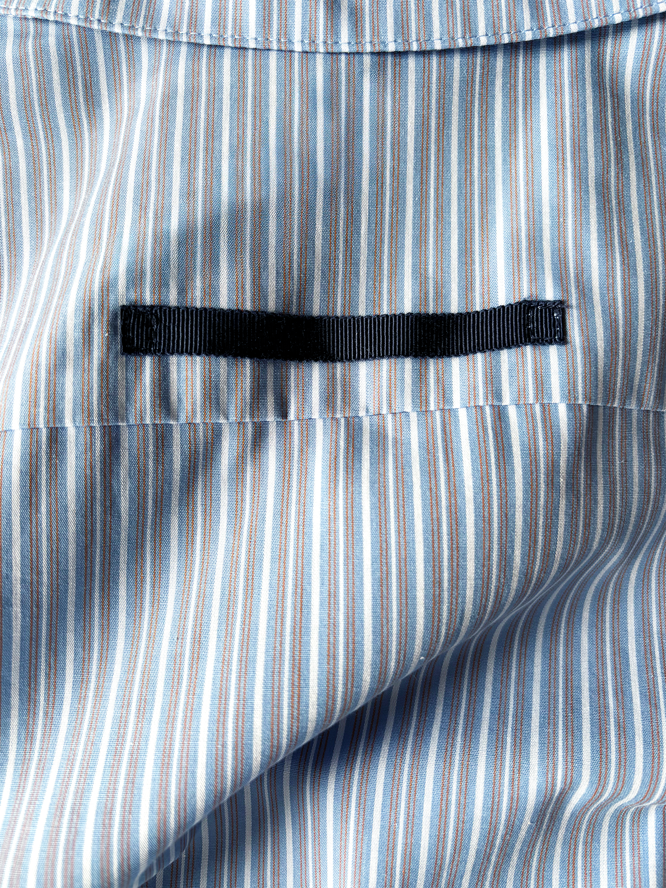WISH SHIRT_BLUE_LOOP DETAIL.png