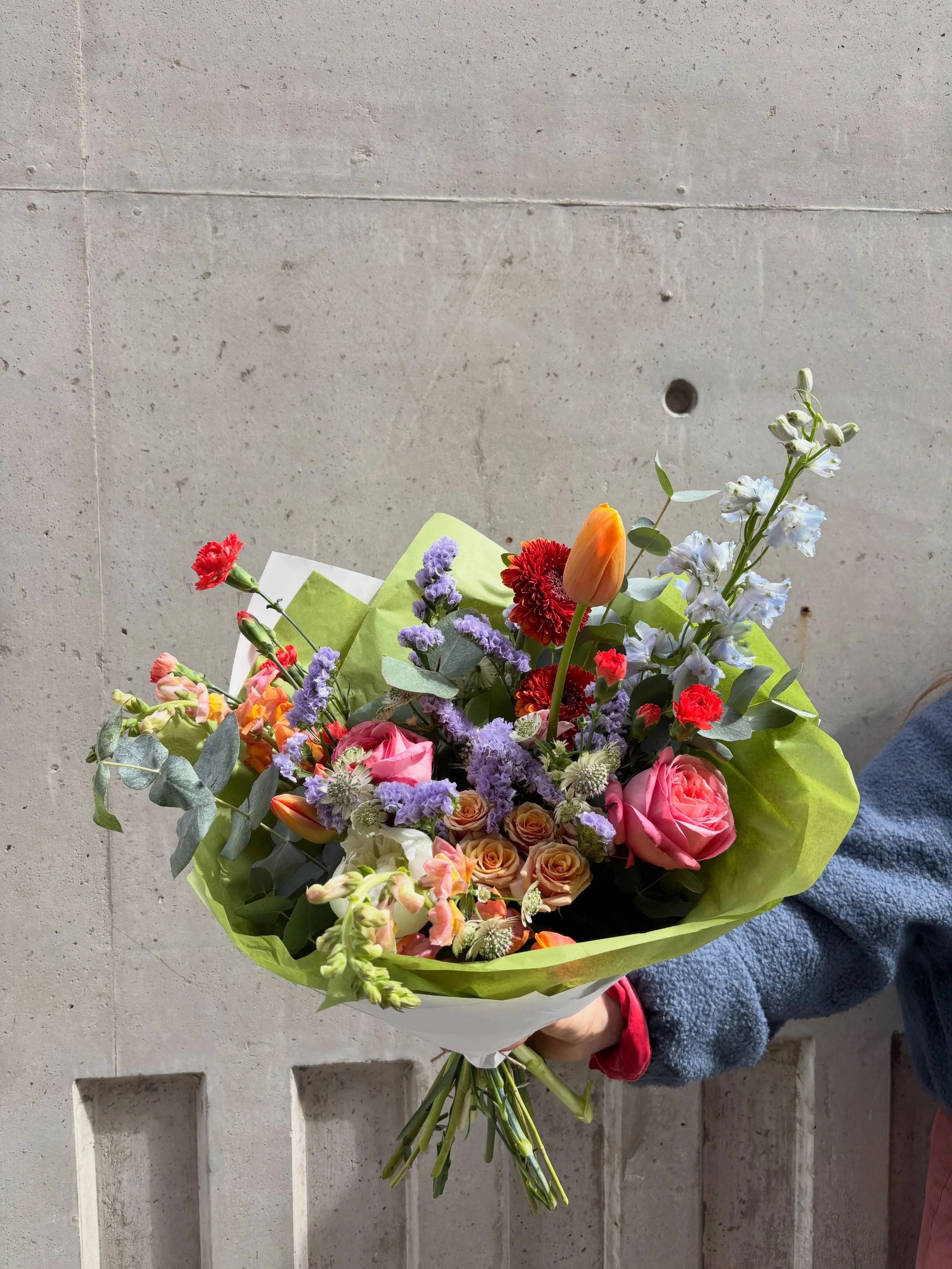 Dopamine maxing everyday with these colours 😍

#florist #londonflorist #dopamine #bouquet #floristry