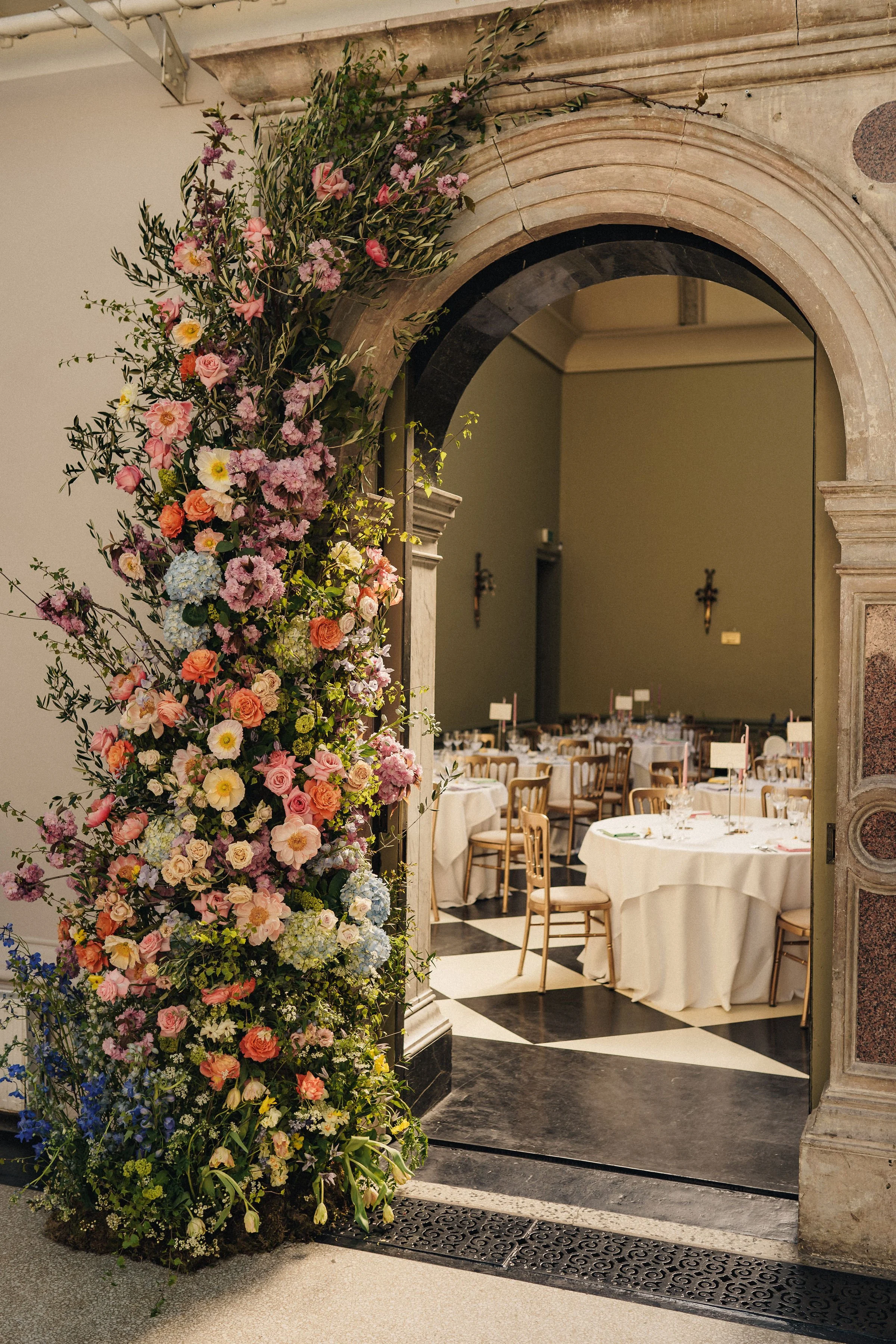 Colourful Spring Wedding at Hampton Court House