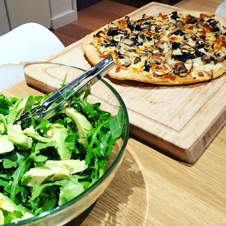 Garlic and Mushroom Pizza 