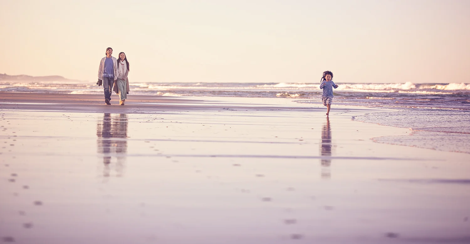 japanese_family_running.jpg