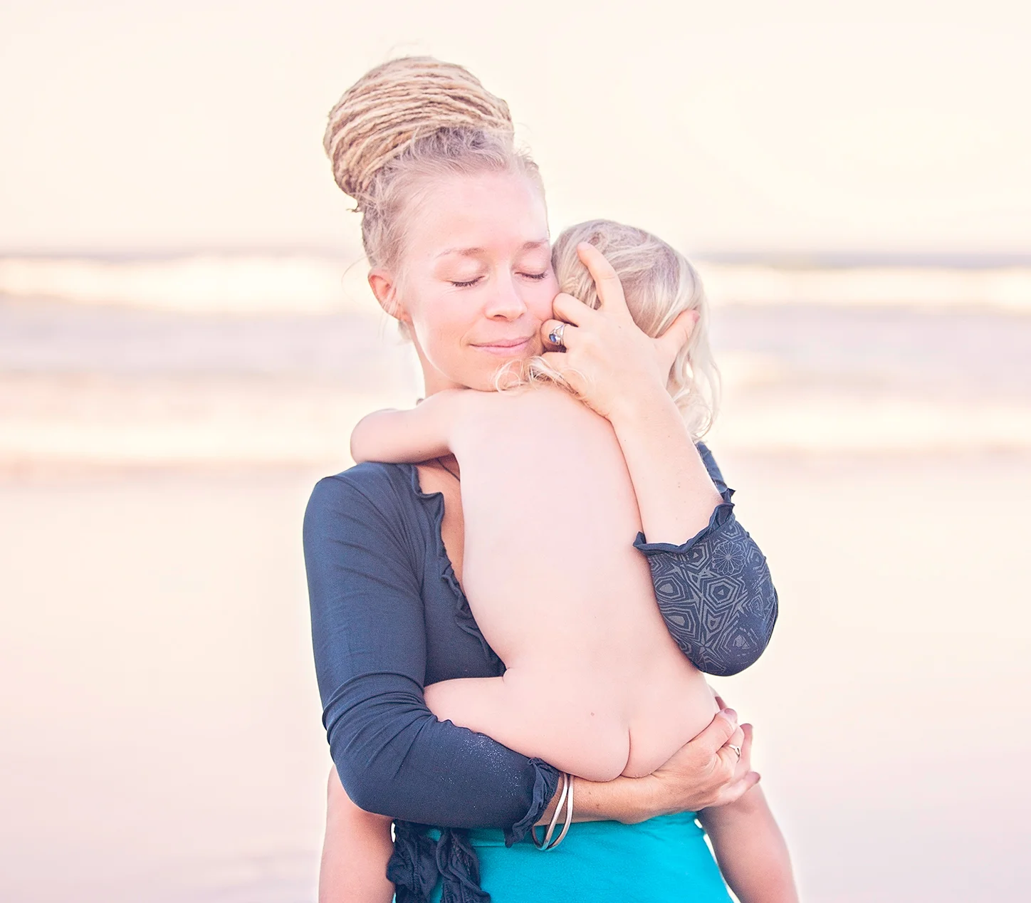A beautiful moment caught in a centre. I must admit I still love it, as it focus purely on the connection between the mother and her child...&nbsp;