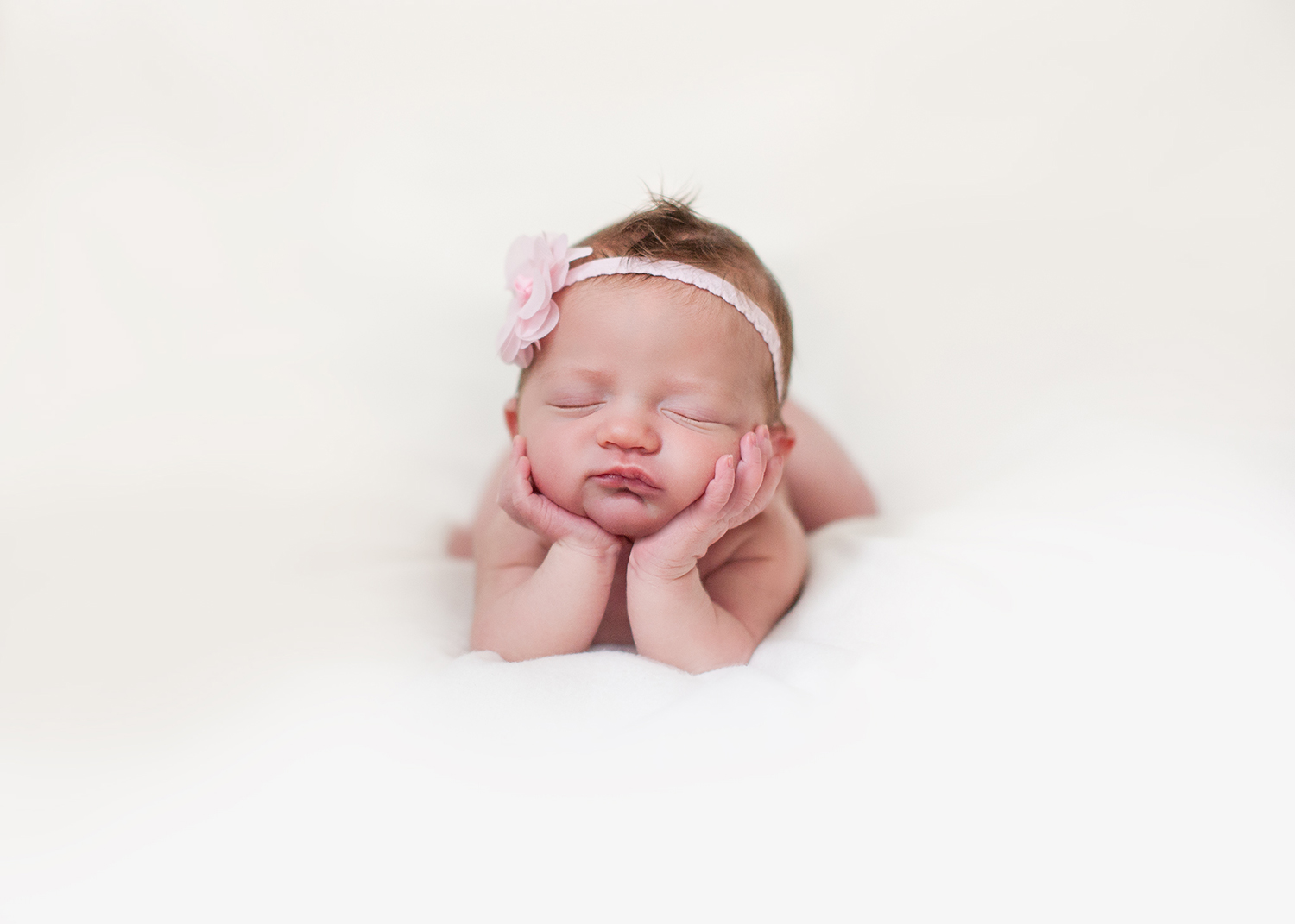 newborn_frogpose_emotionalphotography.jpg