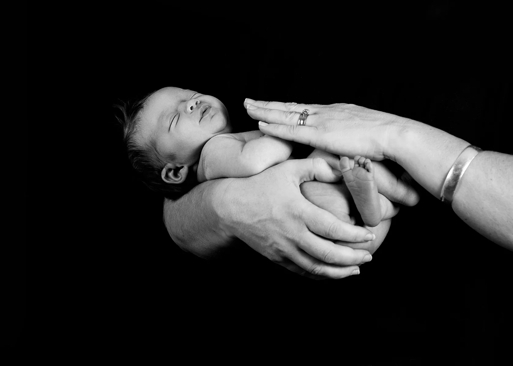 newborn_blessed_mother_emotionalphotography_c_w.jpg